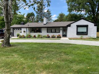 16256 W 13 Mile Road W, Beverly Hills Village, MI 48025