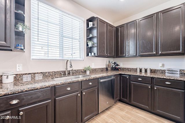 445 W MOUNTAIN SAGE Drive, Phoenix, AZ 85045