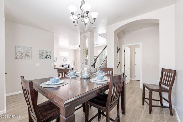 445 W MOUNTAIN SAGE Drive, Phoenix, AZ 85045