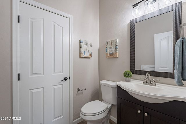 445 W MOUNTAIN SAGE Drive, Phoenix, AZ 85045