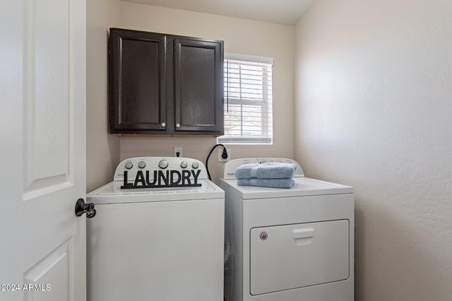 445 W MOUNTAIN SAGE Drive, Phoenix, AZ 85045