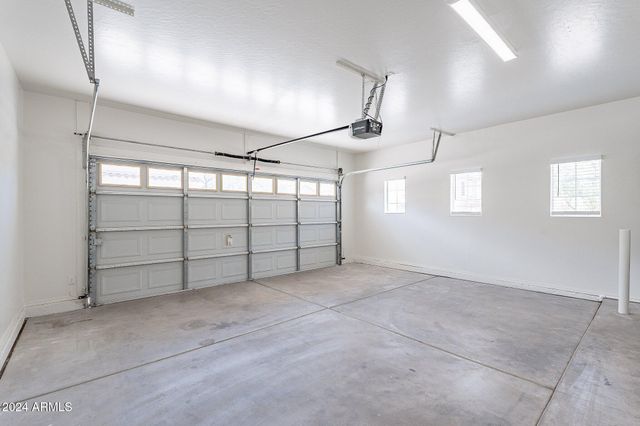 445 W MOUNTAIN SAGE Drive, Phoenix, AZ 85045