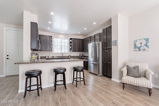 445 W MOUNTAIN SAGE Drive, Phoenix, AZ 85045