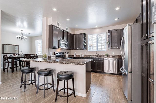 445 W MOUNTAIN SAGE Drive, Phoenix, AZ 85045