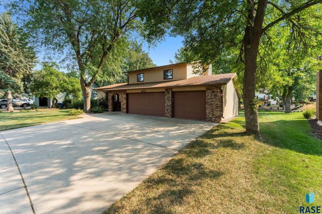2433 E Stanton Dr Drive, Sioux Falls, SD 57103
