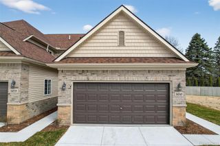 16545 Savor Lane 28, Clinton Charter Township, MI 48035