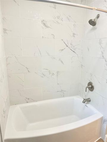 1126 E Dartmouth Lane, Deer Park, TX 77536