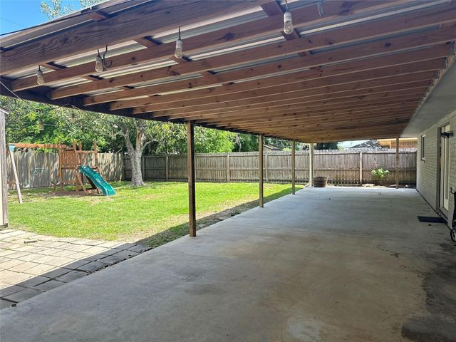 1126 E Dartmouth Lane, Deer Park, TX 77536