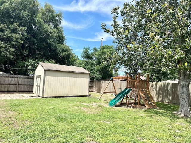 1126 E Dartmouth Lane, Deer Park, TX 77536