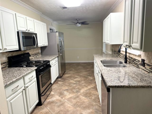 1126 E Dartmouth Lane, Deer Park, TX 77536