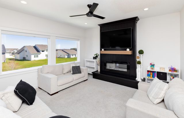 2609 Blooming Heights Drive, Norwalk, IA 50211
