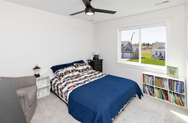 2609 Blooming Heights Drive, Norwalk, IA 50211