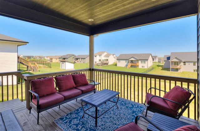 2609 Blooming Heights Drive, Norwalk, IA 50211