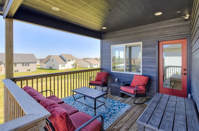 2609 Blooming Heights Drive, Norwalk, IA 50211
