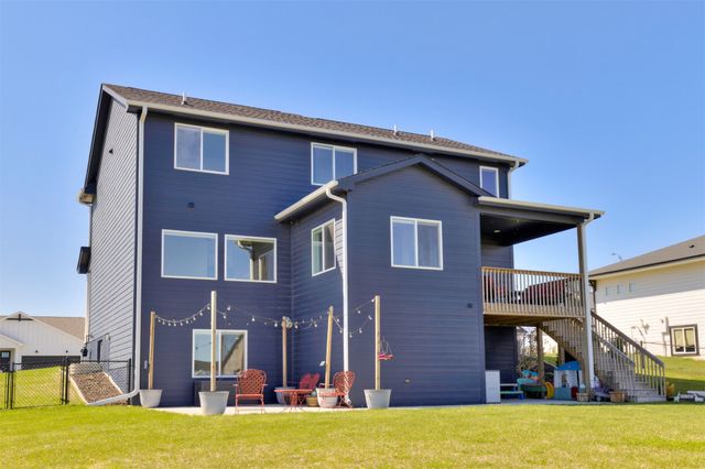 2609 Blooming Heights Drive, Norwalk, IA 50211