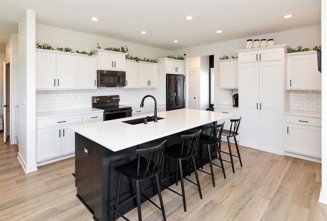 2609 Blooming Heights Drive, Norwalk, IA 50211
