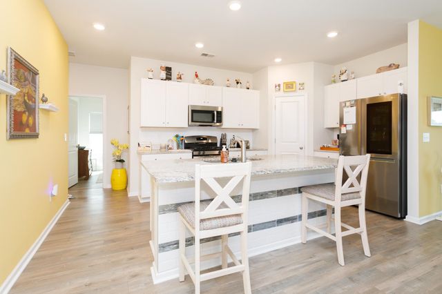 623 Watercliff Dr., Longs, SC 29568