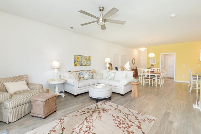 623 Watercliff Dr., Longs, SC 29568
