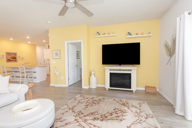 623 Watercliff Dr., Longs, SC 29568