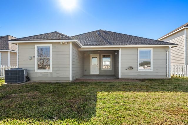 5061 Hauna Lane, Dickinson, TX 77539