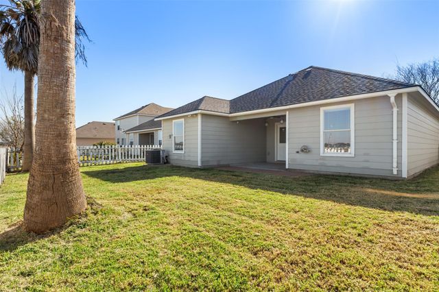 5061 Hauna Lane, Dickinson, TX 77539