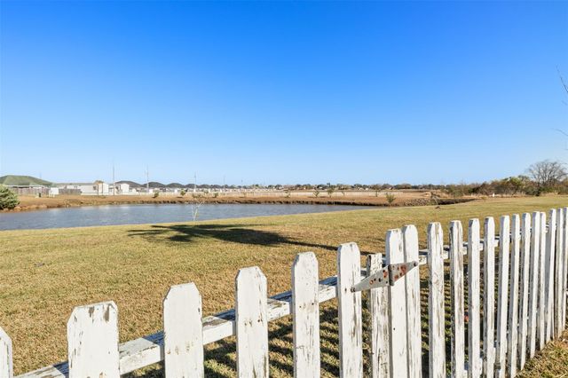 5061 Hauna Lane, Dickinson, TX 77539