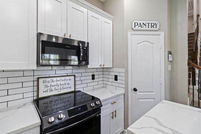 7927 Needlepoint Road, Baytown, TX 77521