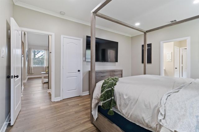 7927 Needlepoint Road, Baytown, TX 77521