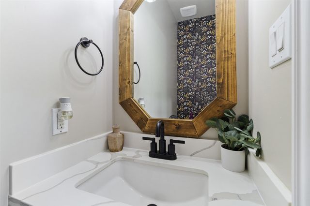 7927 Needlepoint Road, Baytown, TX 77521