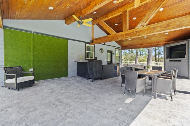 7927 Needlepoint Road, Baytown, TX 77521