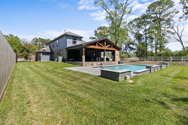 7927 Needlepoint Road, Baytown, TX 77521