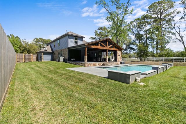 7927 Needlepoint Road, Baytown, TX 77521