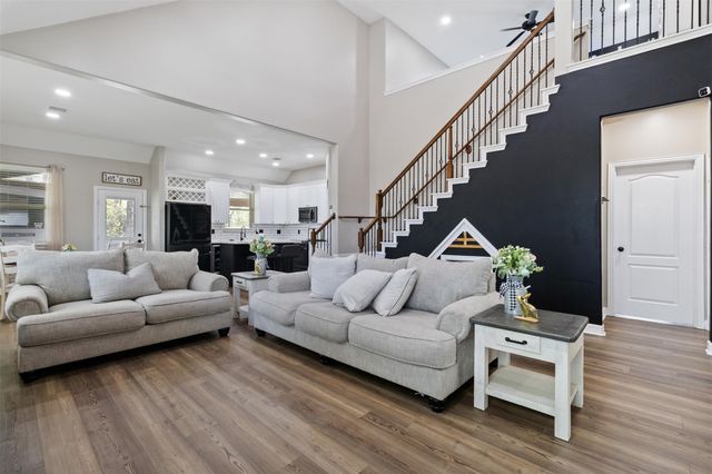 7927 Needlepoint Road, Baytown, TX 77521