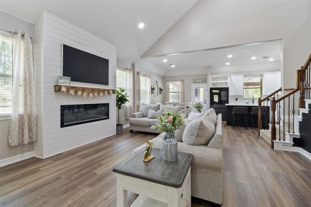 7927 Needlepoint Road, Baytown, TX 77521