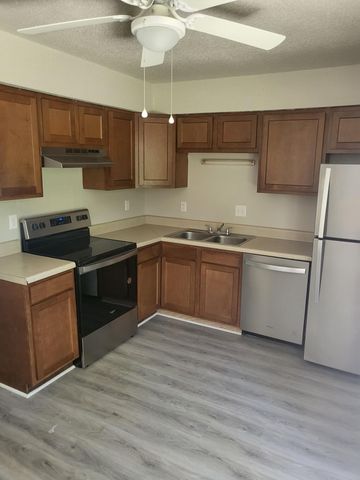 126 Langley Drive Apt B, Summerville, SC 29485