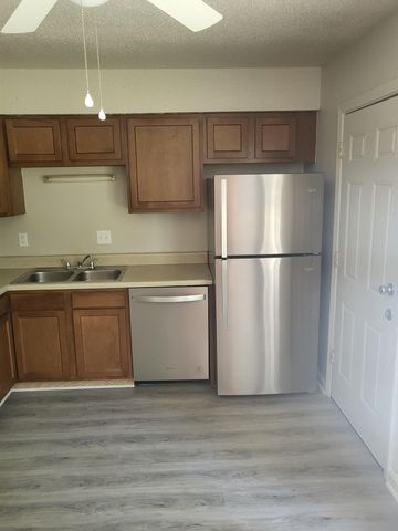 126 Langley Drive Apt B, Summerville, SC 29485