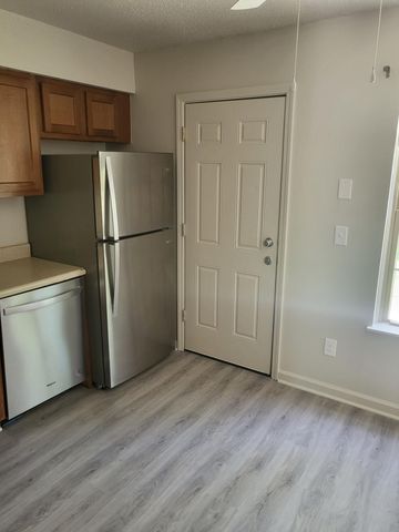 126 Langley Drive Apt B, Summerville, SC 29485