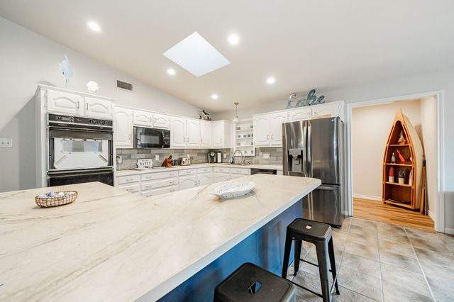 146 Harbor Drive, Gun Barrel City, TX 75156