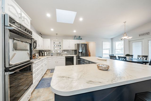 146 Harbor Drive, Gun Barrel City, TX 75156