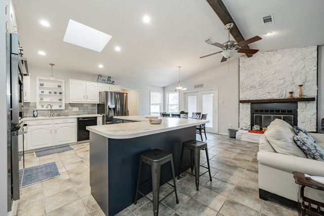 146 Harbor Drive, Gun Barrel City, TX 75156