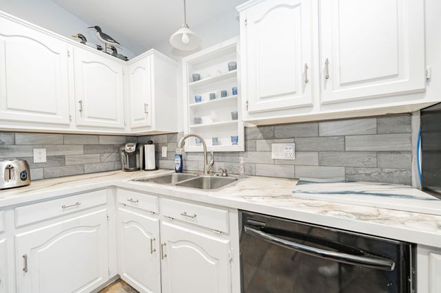 146 Harbor Drive, Gun Barrel City, TX 75156