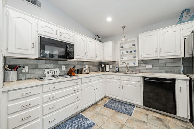 146 Harbor Drive, Gun Barrel City, TX 75156