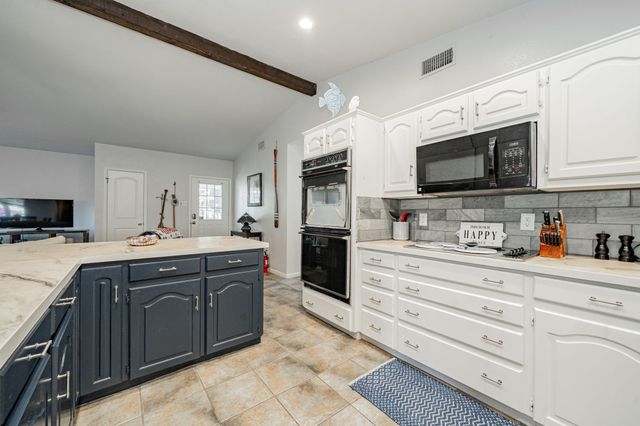 146 Harbor Drive, Gun Barrel City, TX 75156