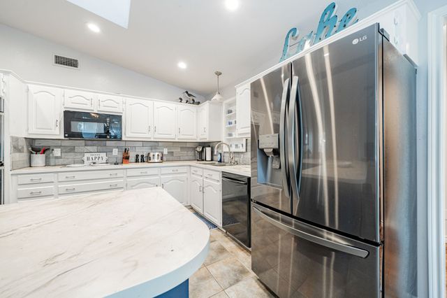 146 Harbor Drive, Gun Barrel City, TX 75156