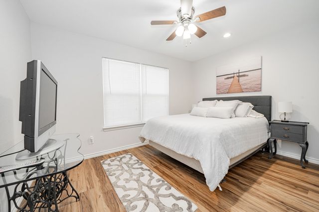 146 Harbor Drive, Gun Barrel City, TX 75156