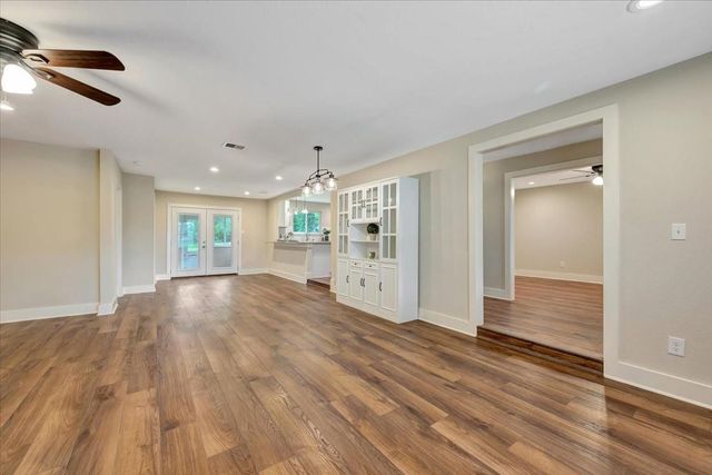 7440 County Road 215a, Alvin, TX 77511