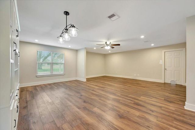 7440 County Road 215a, Alvin, TX 77511
