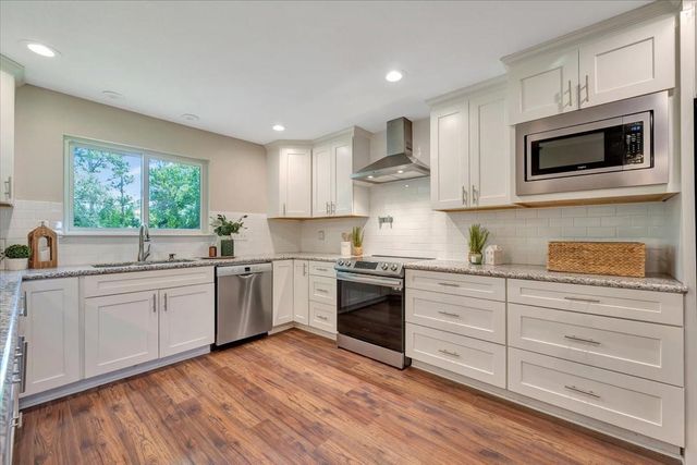 7440 County Road 215a, Alvin, TX 77511