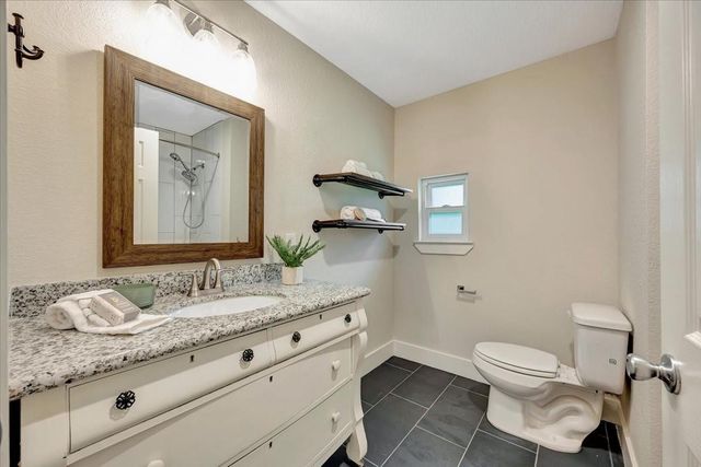 7440 County Road 215a, Alvin, TX 77511