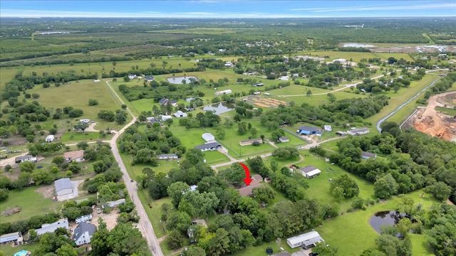 7440 County Road 215a, Alvin, TX 77511